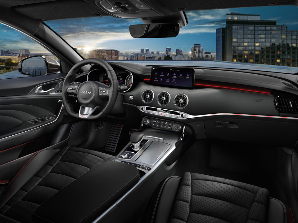Neuer Kia Stinger GT mit luxuriösem Interieur